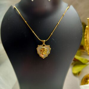 Dainty Flower Necklace