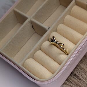 Elegant Bow Ring