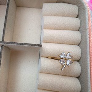 The Lucky Clover Stone Rin