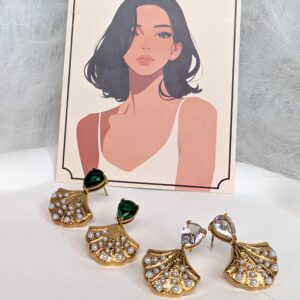 Shell Pearl Earrings